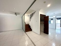 Sixth Avenue (D10), Terrace #524114351